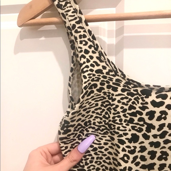 Leopard print bodysuit! 🐆<3 - Picture 2 of 3